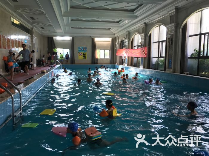 碧桂园室内恒温游泳馆的点评