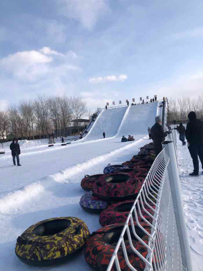 东陵荷花湖冰雪大世界-"这里是沈阳东边的一处天然,的