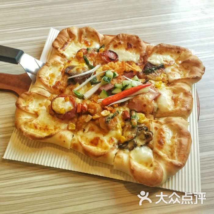 必胜客(新中南店)芝心九合一披萨图片 - 第1张