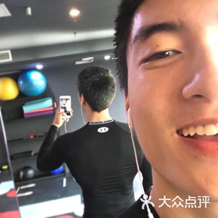 肌肉兄弟身体管理健身工作室