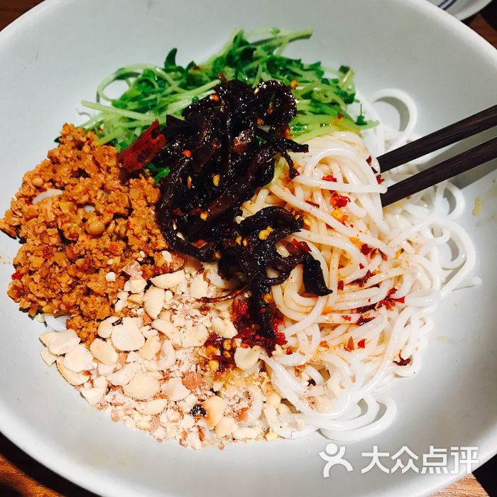 云水肴·云南菜鸡枞菌油泼米线图片-北京云贵菜-大众