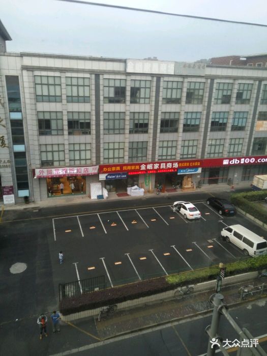 税务局旁,方便。七号线罗南新村站。宝龙广.