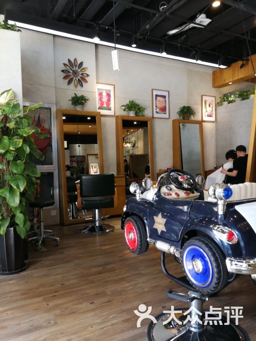 田尚发型(田尚坊钦州北路店)