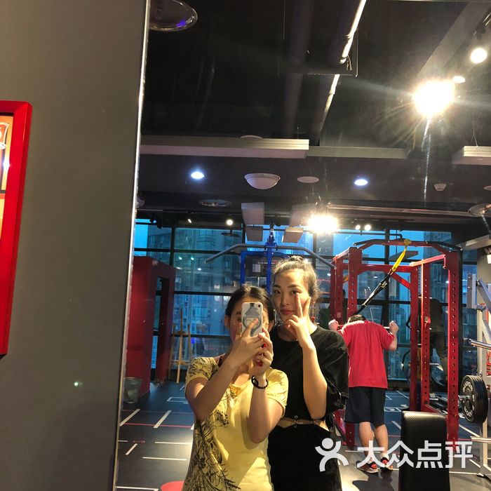 肌肉兄弟身体管理健身工作室