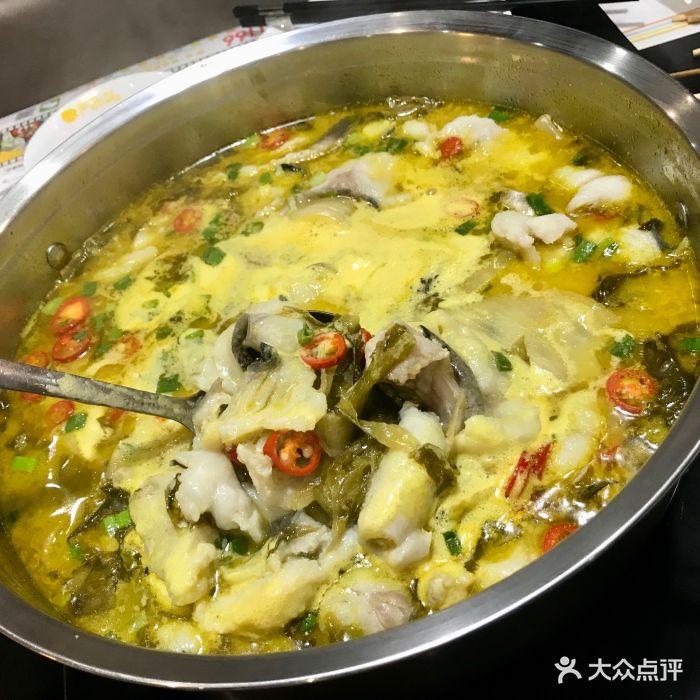 严厨老坛酸菜鱼金汤清江鱼图片