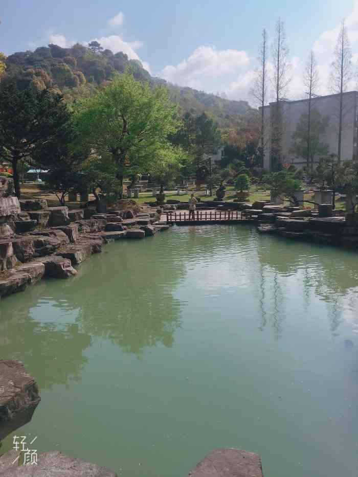 绿野山居度假村-"绿野山庄位于宁波市江北区慈城镇村