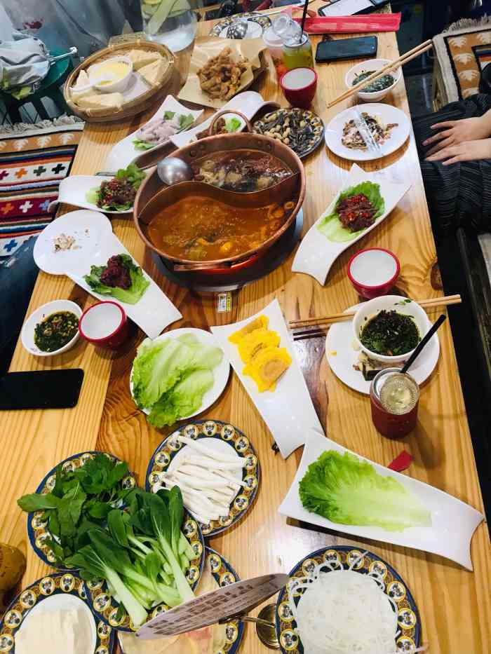 巡山令酸汤牛肉火锅(黄姑山路店)