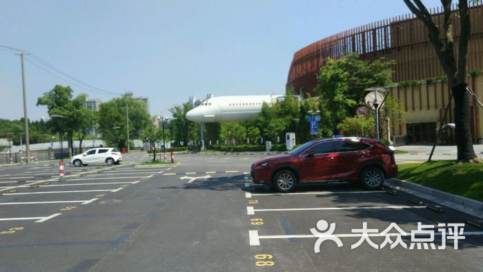 大宁小城停车场图片 - 第2张