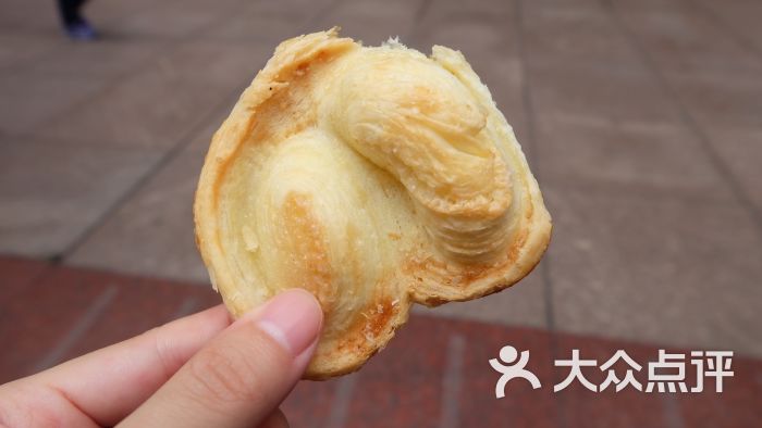 国际饭店·西饼屋(黄河路店)蝴蝶酥图片 - 第1张