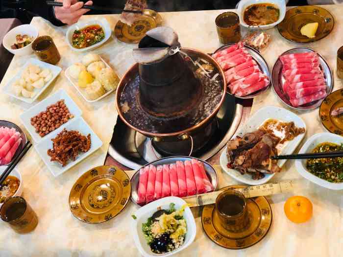 北平楼老北京涮羊肉(龙舟路店)-"菜品很新鲜,佐料丰富