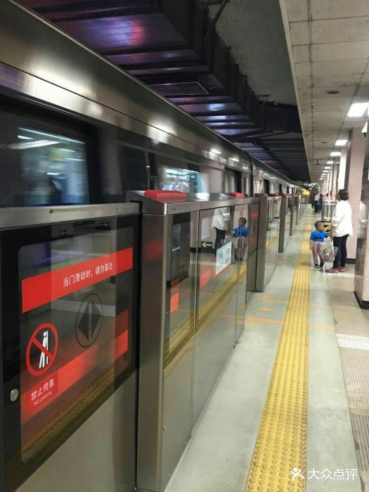 万寿路地铁站图片