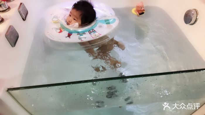 多多爱婴幼儿水育馆