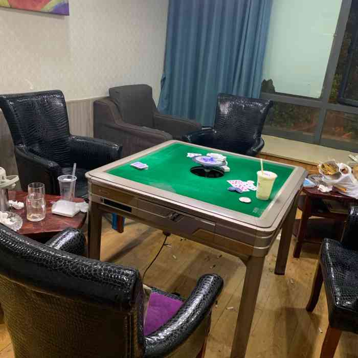还不错小区里的棋牌室打牌方便