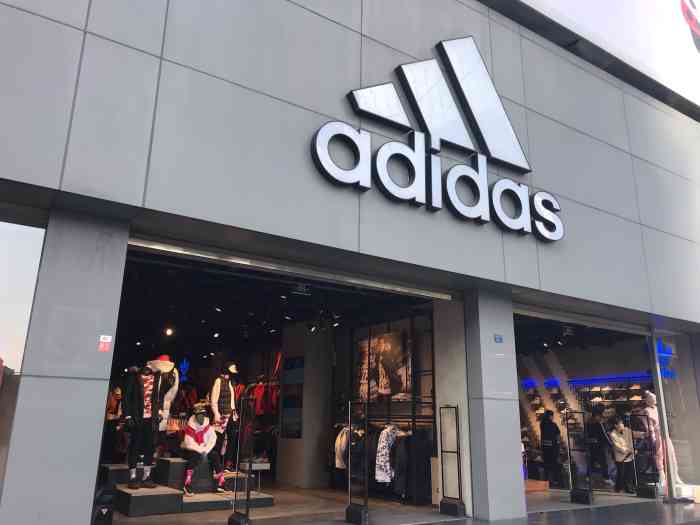 阿迪达斯门头成都春熙路阿迪达斯旗舰店阿迪达斯春熙路adidas店铺门头