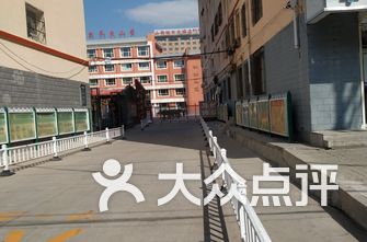 呼和浩特市小学排名_呼和浩特市车站小学图(2)