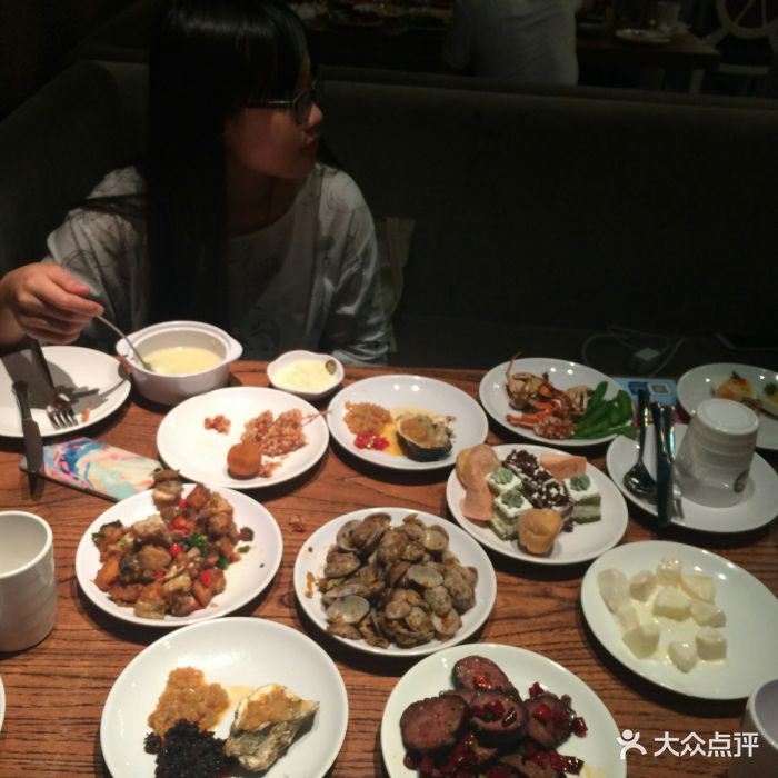 海吃海喝快乐自助餐厅图片