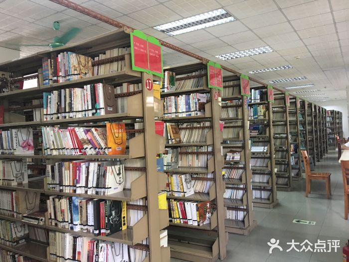 荔湾图书馆(周门馆)图片