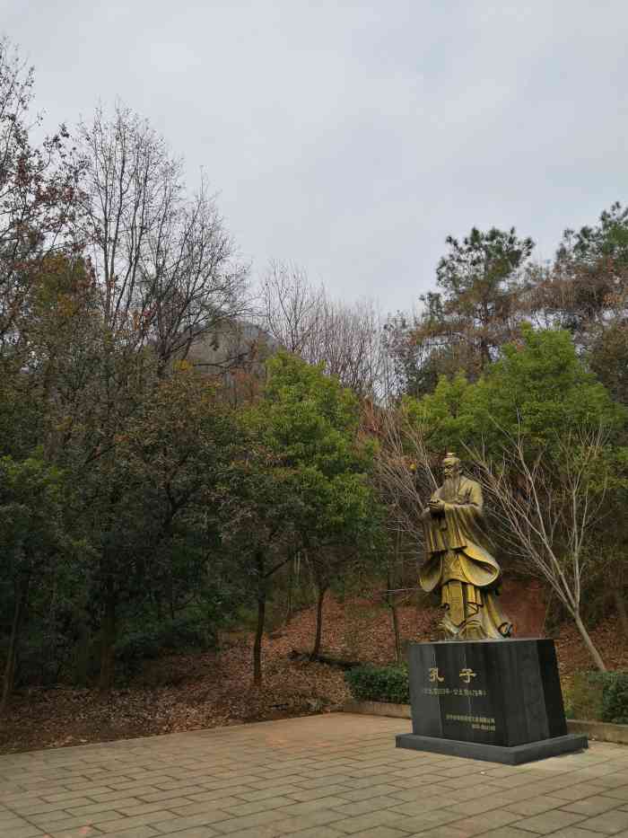 尖峰山风景区-"坐325到了山下曹终点站,导航上面显示1