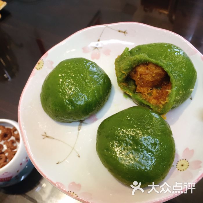 肉松咸蛋黄青团