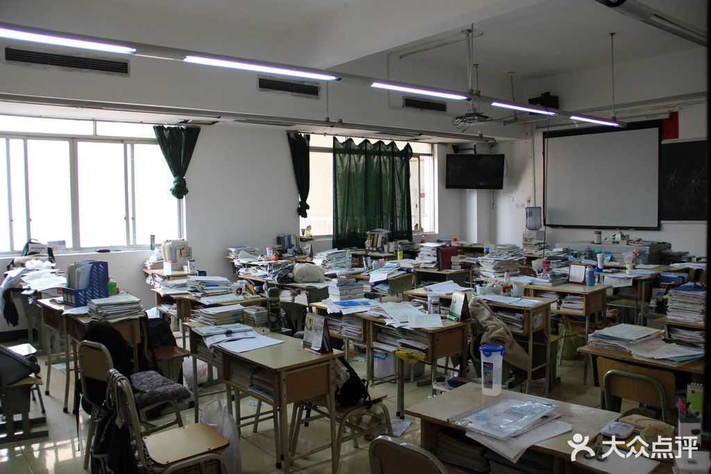 成都实验外国语学校(一环路区)教室图片