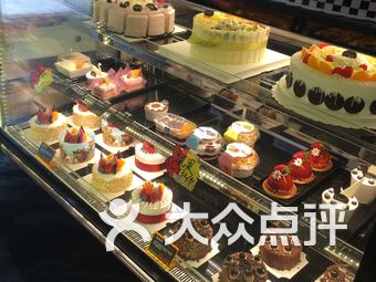 甜品店排名_甜品店卡通图片(3)