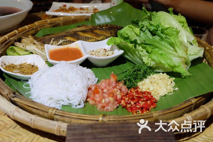 傣家烤鸡-傣家菜包鱼图片-西双版纳美食-大众点评网