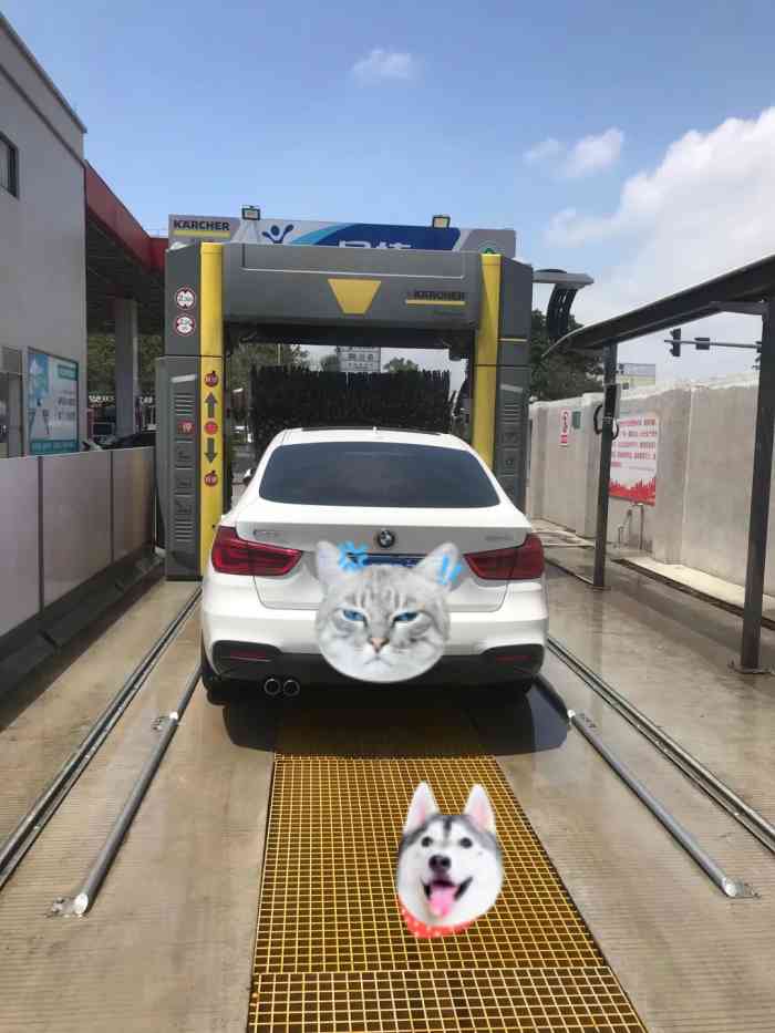 易捷自动洗车"加油满200就送一张洗车券,可以免费洗车.