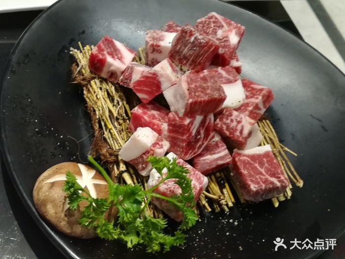 黑胡椒黑牛牛肉粒