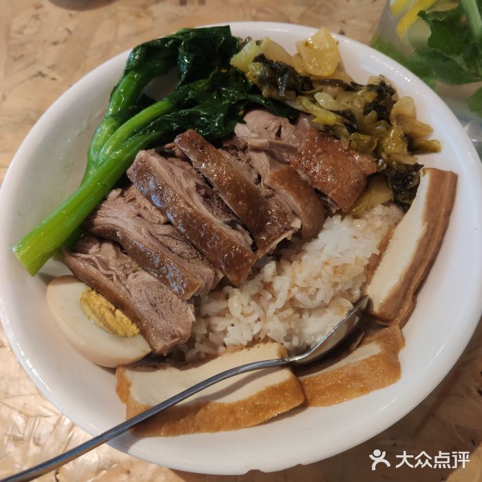 新梅里鹅饭店(国贸店)潮州卤鹅饭图片