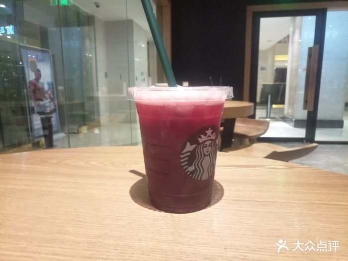 星巴克(金华义乌国际大厦店)冰摇红莓黑加仑茶图片 第2张