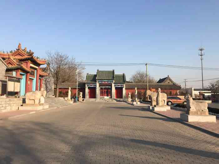 苏禄国东王墓-"苏禄王墓位于德州城北的北营村内,门口