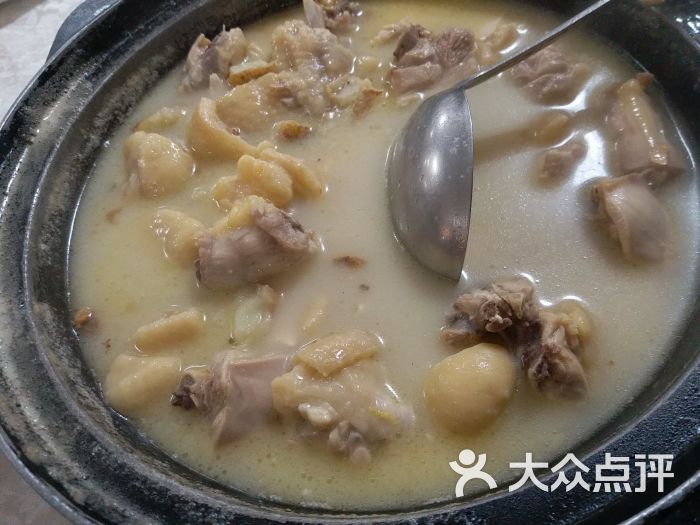 沙姜鸡煲