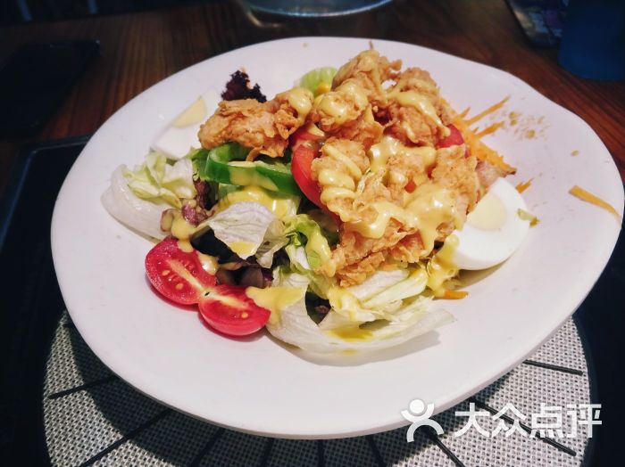 黄金炸鸡沙拉