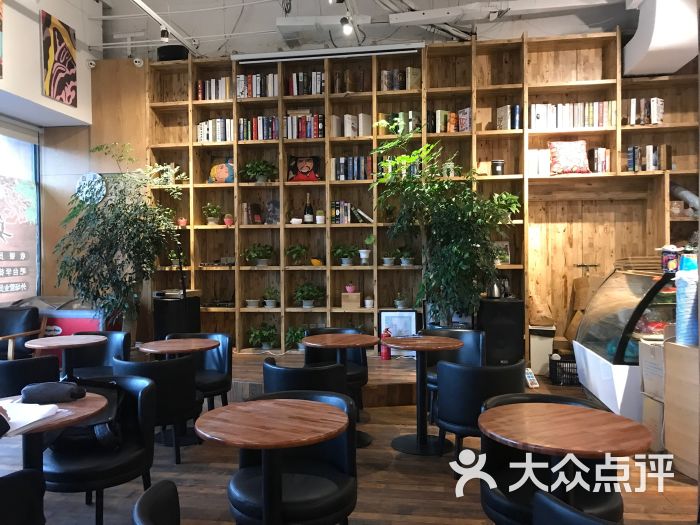 漫书咖城市生活馆(徐汇店)图片 第1张