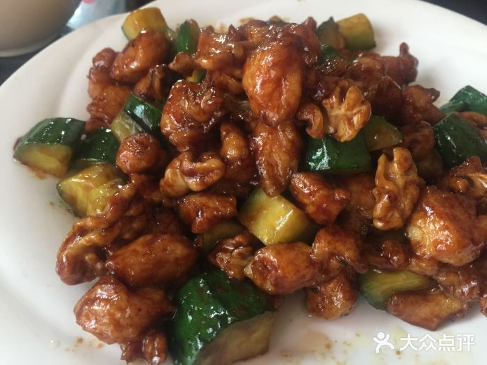 致美楼饭庄(陶然亭店)桃仁酱爆鸡丁图片