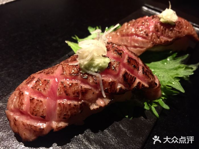 松阪牛烧肉 m(法善寺横丁店)牛肉寿司图片