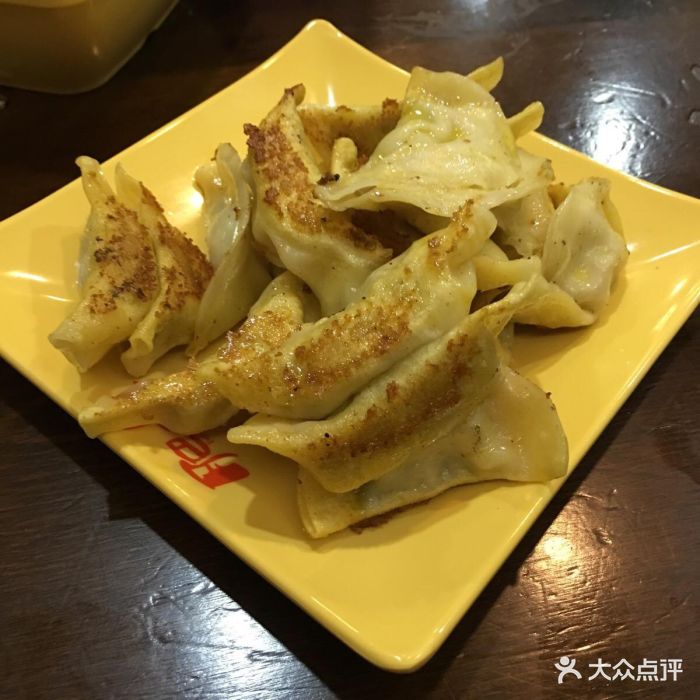 肥叔锅贴招牌锅贴图片