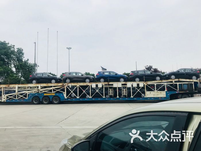 (新桥服务区)-停车场图片 - 第1张
