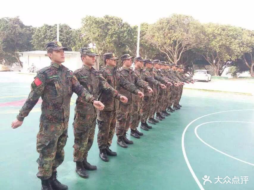 鹏城穗华素质教育培训基地教官风采图片