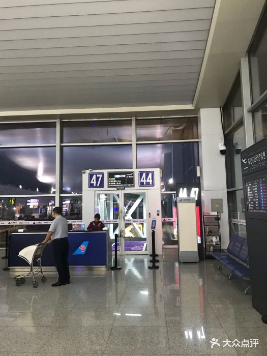 地窝堡国际机场t3候机楼国内出发图片