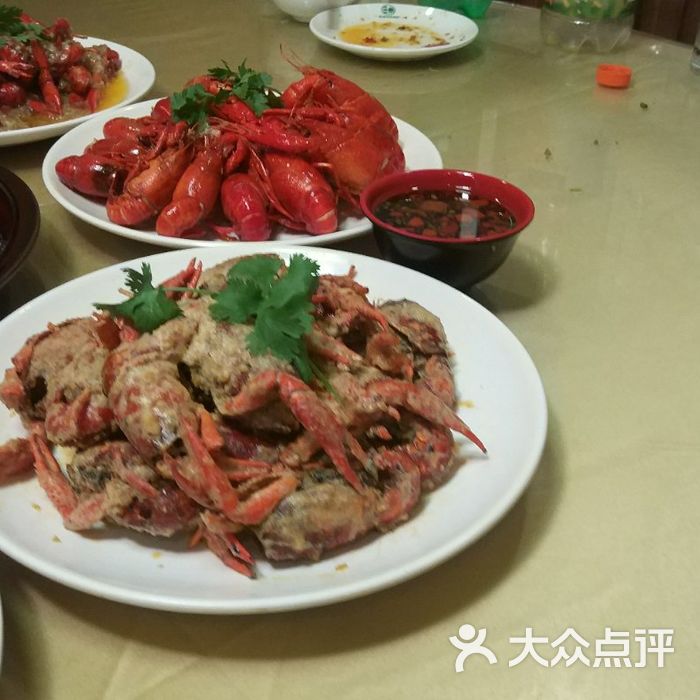 朋友圈夜宵火锅烧烤美食城