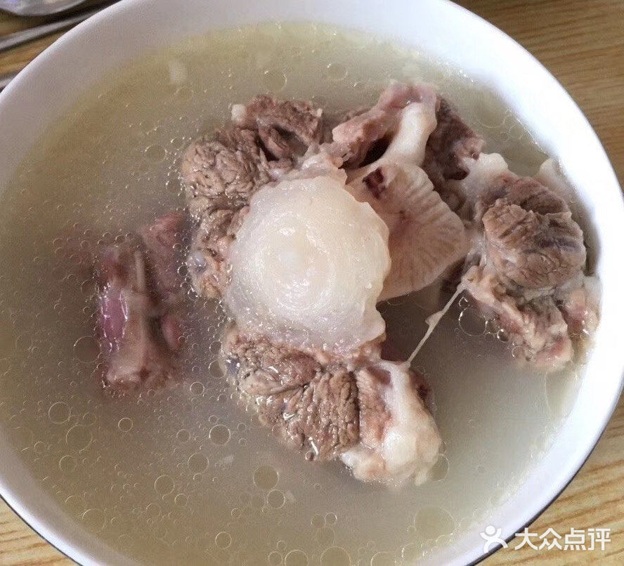 超级补钙的牛棒骨莲藕汤