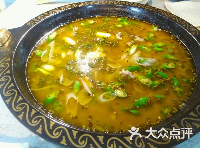 川渔郎·美蛙鱼头(动物园店)激情椒麻锅图片 - 第1张