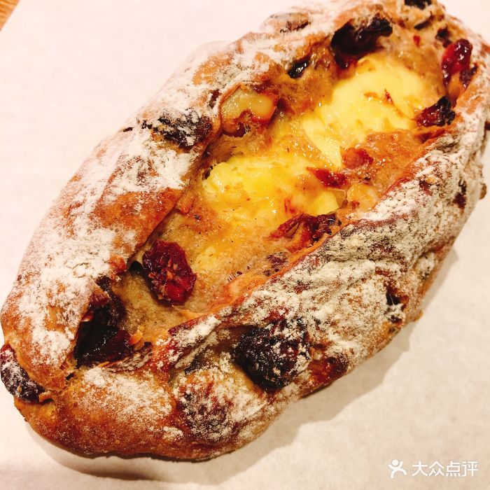 parisbaguette巴黎贝甜(临平路店)法式坚果奶油芝士面包图片