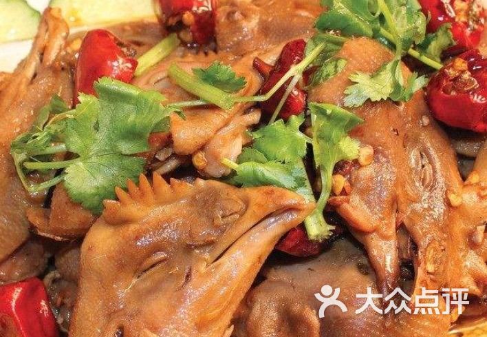 梁老三麻辣鸡头(天明路店)的点评