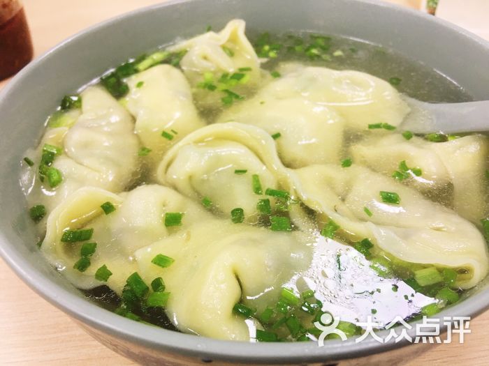 香菜木耳肉馄饨