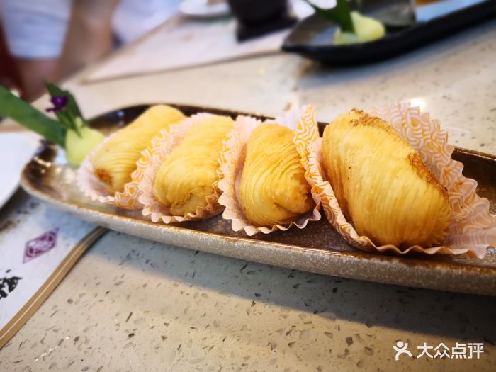 金枕榴莲酥