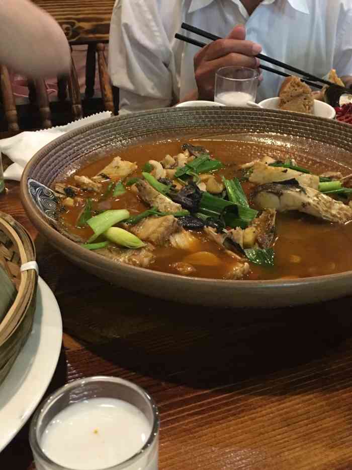 溪沟沟衢州土菜-"菜味道不错,环境不太好,烟雾缭绕.