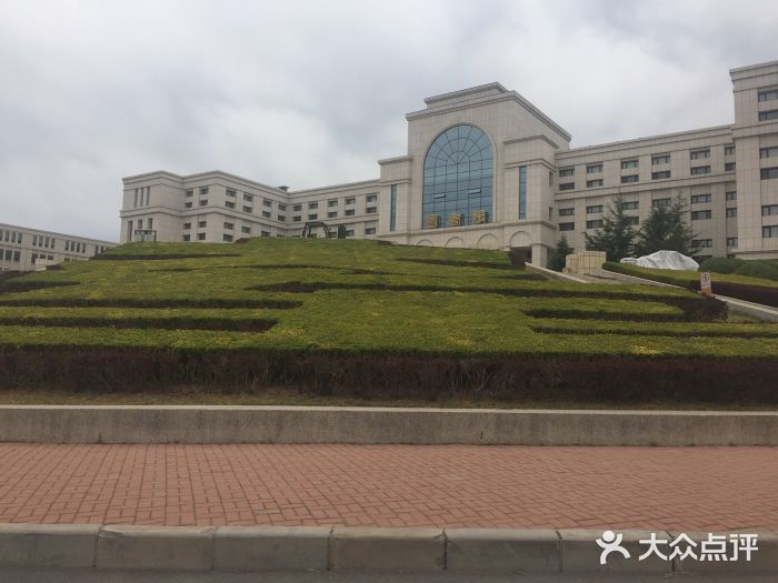 大连大学图片