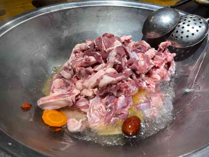 313羊庄·铁锅烀羊肉(西三旗店「羊肉火锅」为了喝浓汤的话其实不